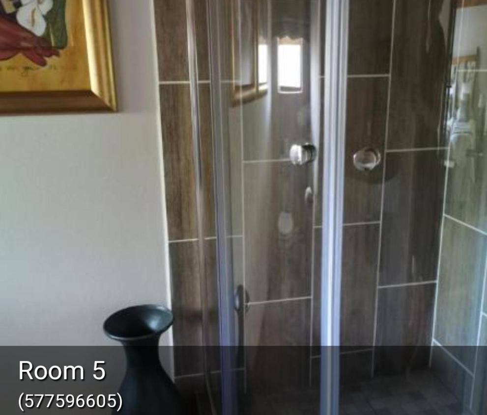 Kromdraai Guest Rooms Krugersdorp Exterior photo